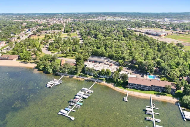 $385,000 | 315 Park Lake Boulevard, Unit 207, Detroit Lakes, MN 56501