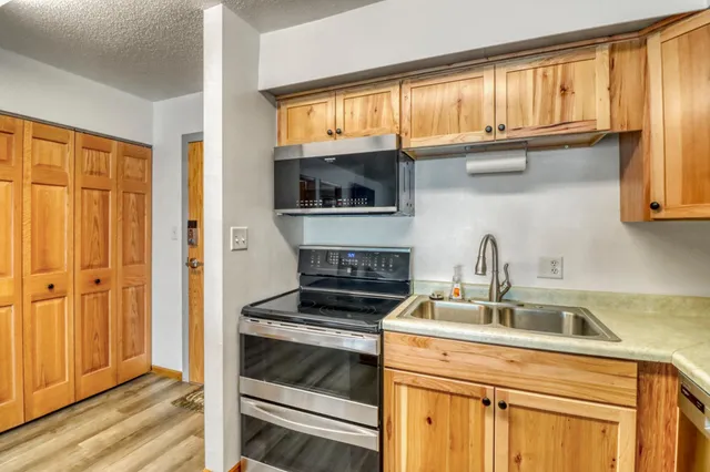 $385,000 | 315 Park Lake Boulevard, Unit 207, Detroit Lakes, MN 56501