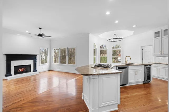 $2,399,900 | 828 Woodburn Drive, Brentwood, TN 37027