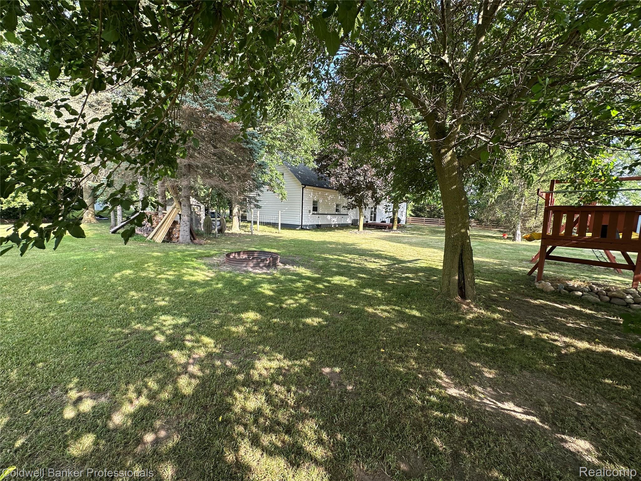 2119 Haines Road Lapeer, MI 48446 - Photo 7 of 39 IMG_8900.jpeg