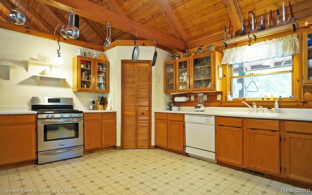 6255 North Owosso Road Fowlerville, MI 48836 - Photo 16 of 31 Chef's Delight Country Kitchen
