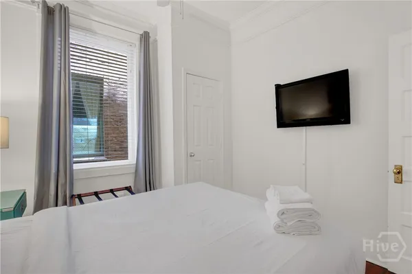 $670,000 | 117 Lincoln Street, Unit 4A, Savannah, GA 31401