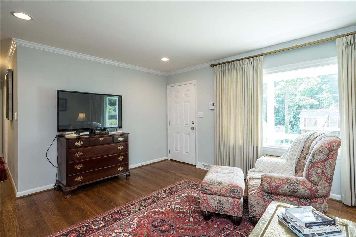 4505 Latimer Road Raleigh, NC 27609 - Photo 5 of 21 Photo 5