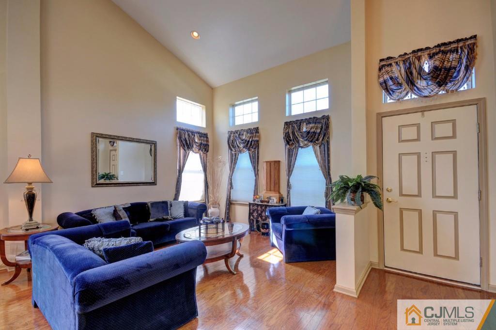 56 Pebble Creek Road Dayton, NJ 08810 - Photo 2 of 25 Gallery Image 2