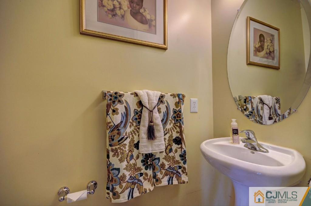56 Pebble Creek Road Dayton, NJ 08810 - Photo 14 of 25 Gallery Image 14