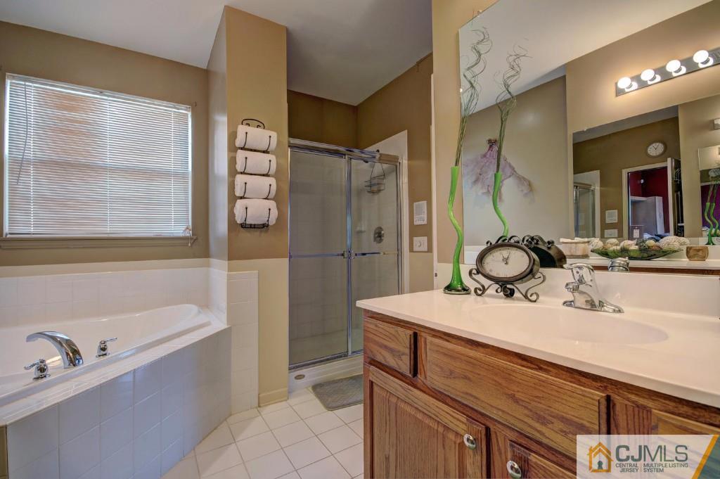 56 Pebble Creek Road Dayton, NJ 08810 - Photo 19 of 25 Gallery Image 19