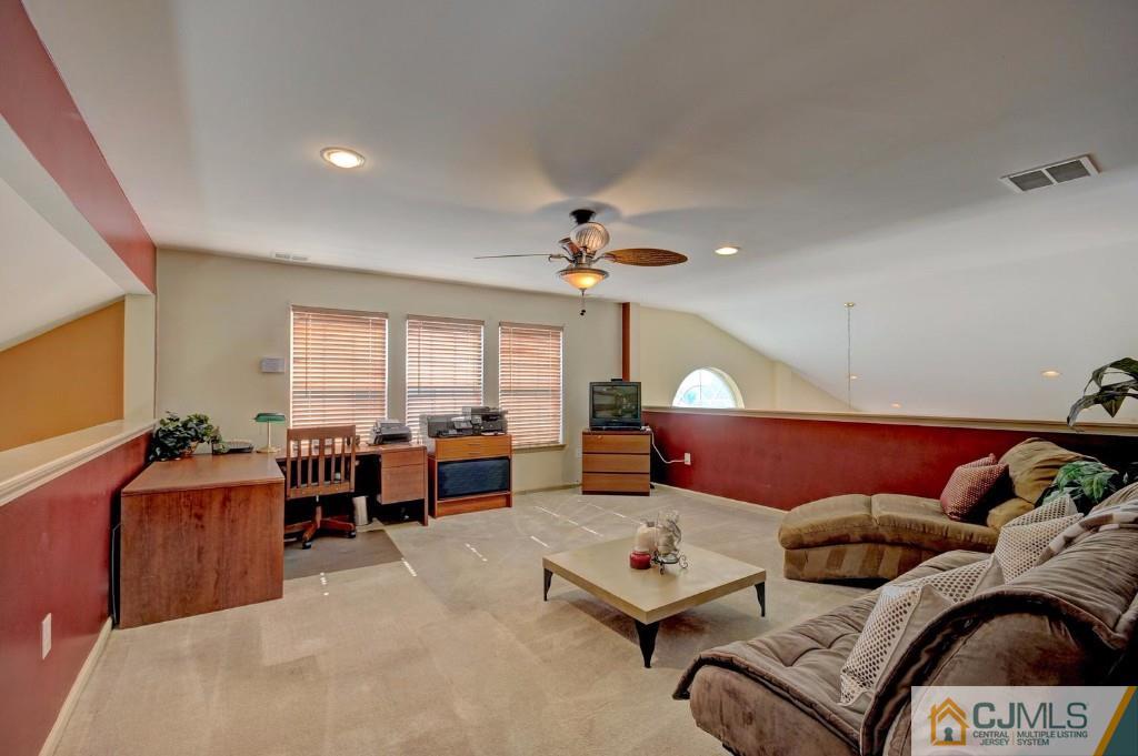 56 Pebble Creek Road Dayton, NJ 08810 - Photo 20 of 25 Gallery Image 20