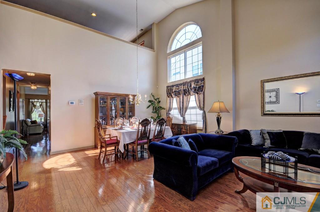 56 Pebble Creek Road Dayton, NJ 08810 - Photo 4 of 25 Gallery Image 4