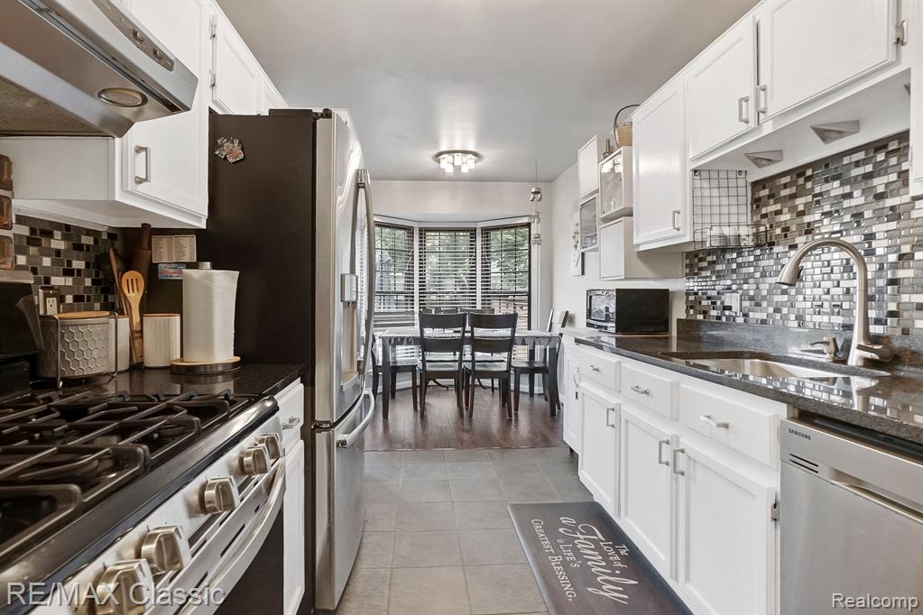 40041 Crosswinds Road Novi, MI 48375 - Photo 8 of 41 Gallery Image 8