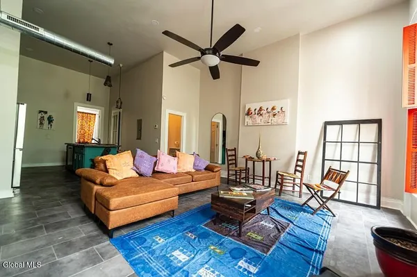 $2,450 | 240 Washington Avenue, Unit 1, Albany, NY 12210