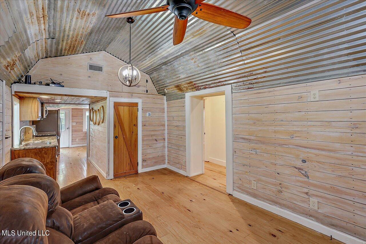 271 West Petros Road Pearl, MS 39208 - Photo 7 of 43 10-271 W Petros Rd