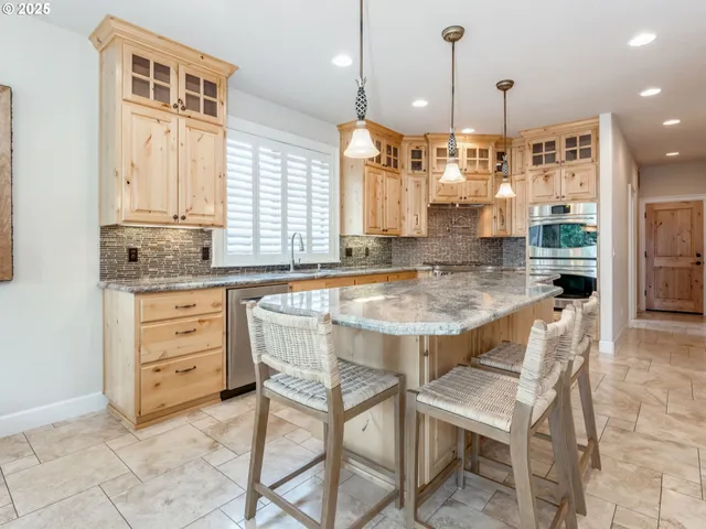 $2,150,000 | 23955 Butteville Road Northeast, Aurora, OR 97002