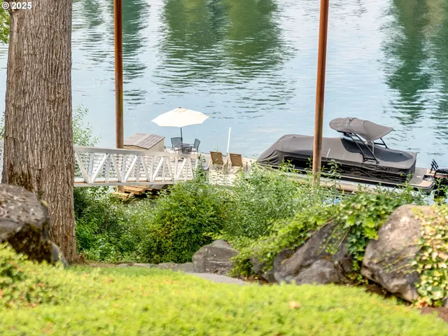 $2,150,000 | 23955 Butteville Road Northeast, Aurora, OR 97002