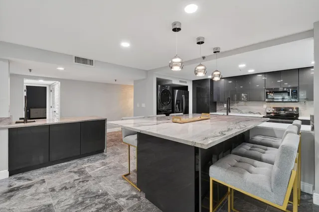 $4,200 | 372 Golfview Road, Unit 201, North Palm Beach, FL 33408