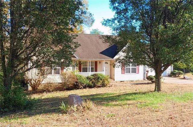 $279,900 | 105 Wolf Den Court, Climax, NC 27233