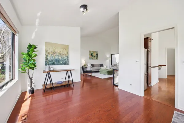 $449,000 | 718 Shoreline Road, Lake Barrington, IL 60010