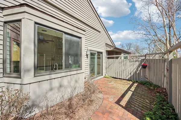 $449,000 | 718 Shoreline Road, Lake Barrington, IL 60010