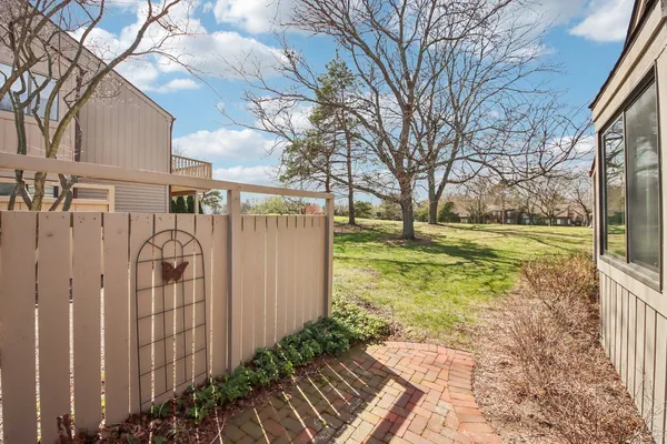 $449,000 | 718 Shoreline Road, Lake Barrington, IL 60010