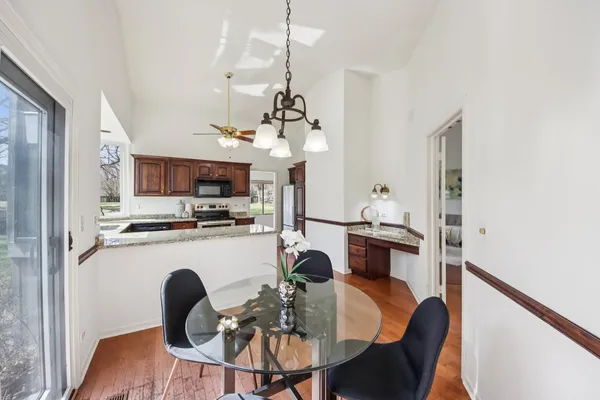 $449,000 | 718 Shoreline Road, Lake Barrington, IL 60010