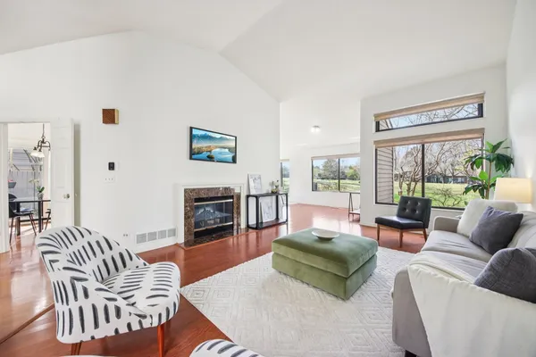 $449,000 | 718 Shoreline Road, Lake Barrington, IL 60010