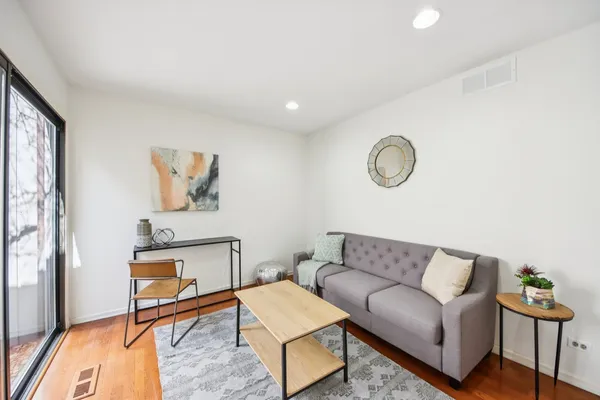 $449,000 | 718 Shoreline Road, Lake Barrington, IL 60010