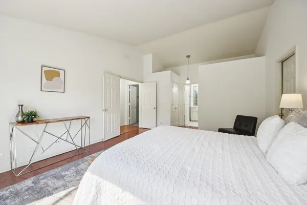 $449,000 | 718 Shoreline Road, Lake Barrington, IL 60010