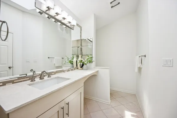 $449,000 | 718 Shoreline Road, Lake Barrington, IL 60010