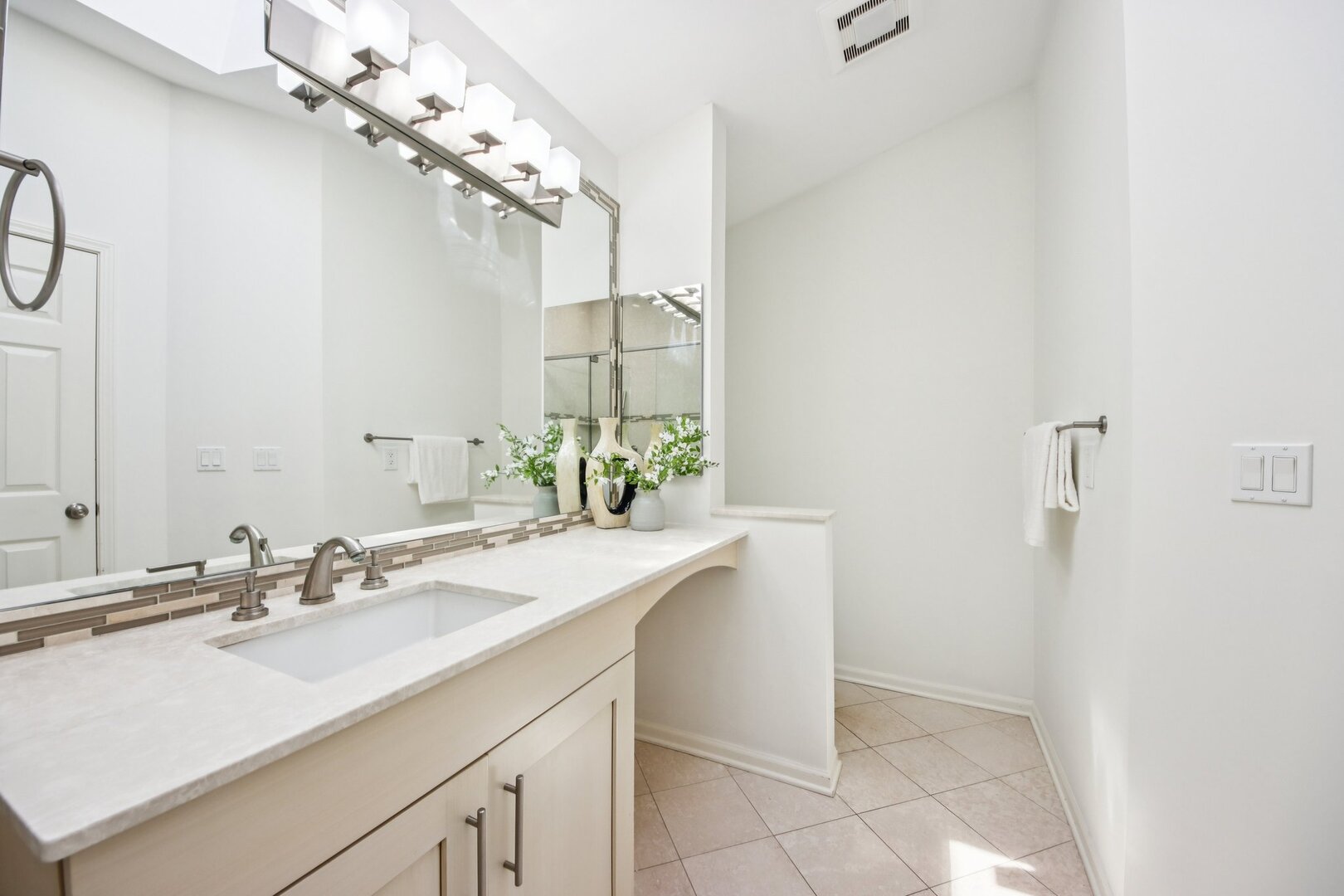 718 Shoreline Road Lake Barrington, IL 60010 - Photo 37 of 49