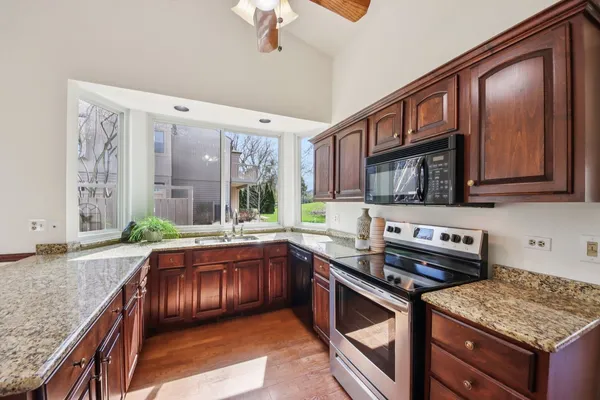 $449,000 | 718 Shoreline Road, Lake Barrington, IL 60010