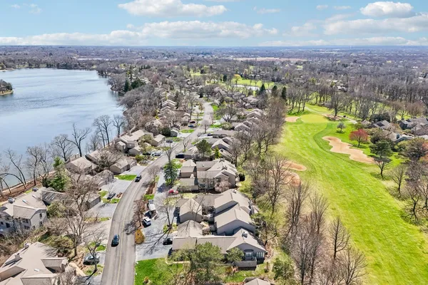 $449,000 | 718 Shoreline Road, Lake Barrington, IL 60010