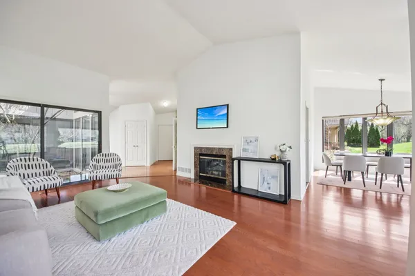 $449,000 | 718 Shoreline Road, Lake Barrington, IL 60010