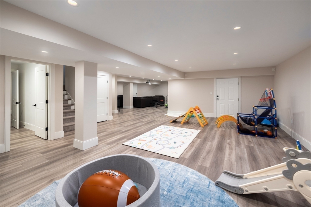 19 Gordon Road Newton, MA 02468 - Photo 22 of 29