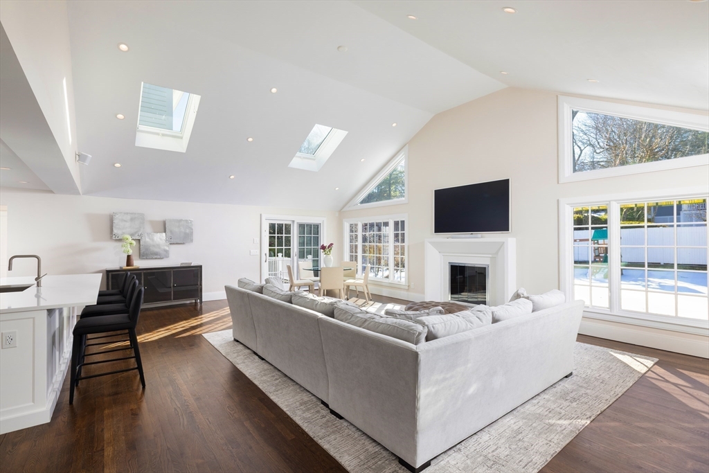 19 Gordon Road Newton, MA 02468 - Photo 8 of 29