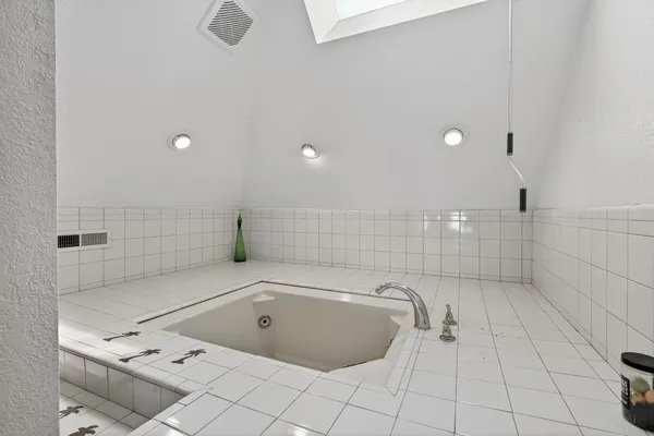 $949,950 | 3928 Waynesboro Court, Stockton, CA 95219