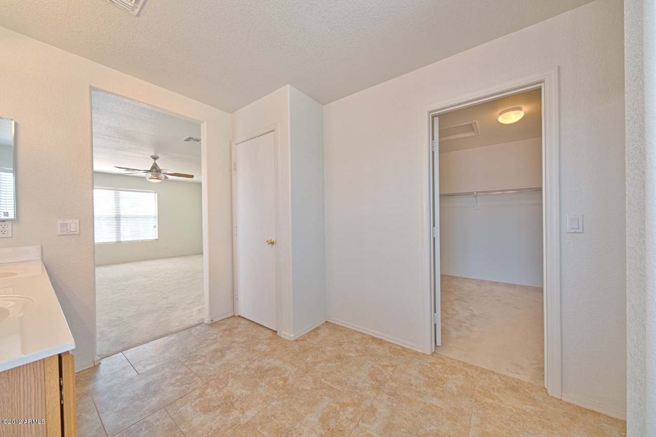 2603 West Bloch Road Phoenix, AZ 85041 - Photo 26 of 43 2603 Bloch-026