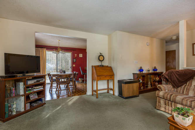 54 Farrington Road Gorham, ME 04038 - Photo 6 of 31 54 Farrington Rd Gorham ME-small-005-30-