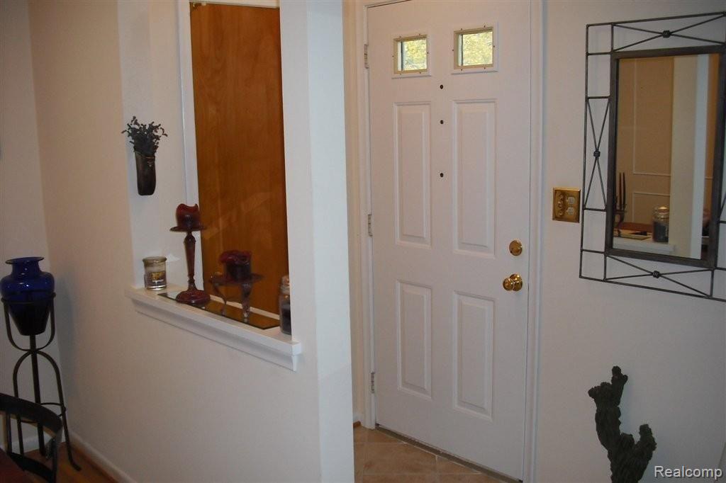 489 Thalia Avenue Rochester, MI 48307 - Photo 14 of 23 DSCF0032.JPG
