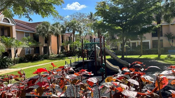 $2,400 | 15560 Southwest 104th Terrace, Unit 6112, Miami, FL 33196