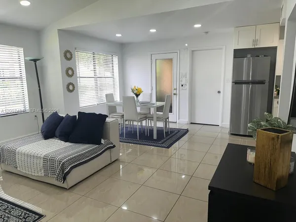 $2,400 | 15560 Southwest 104th Terrace, Unit 6112, Miami, FL 33196