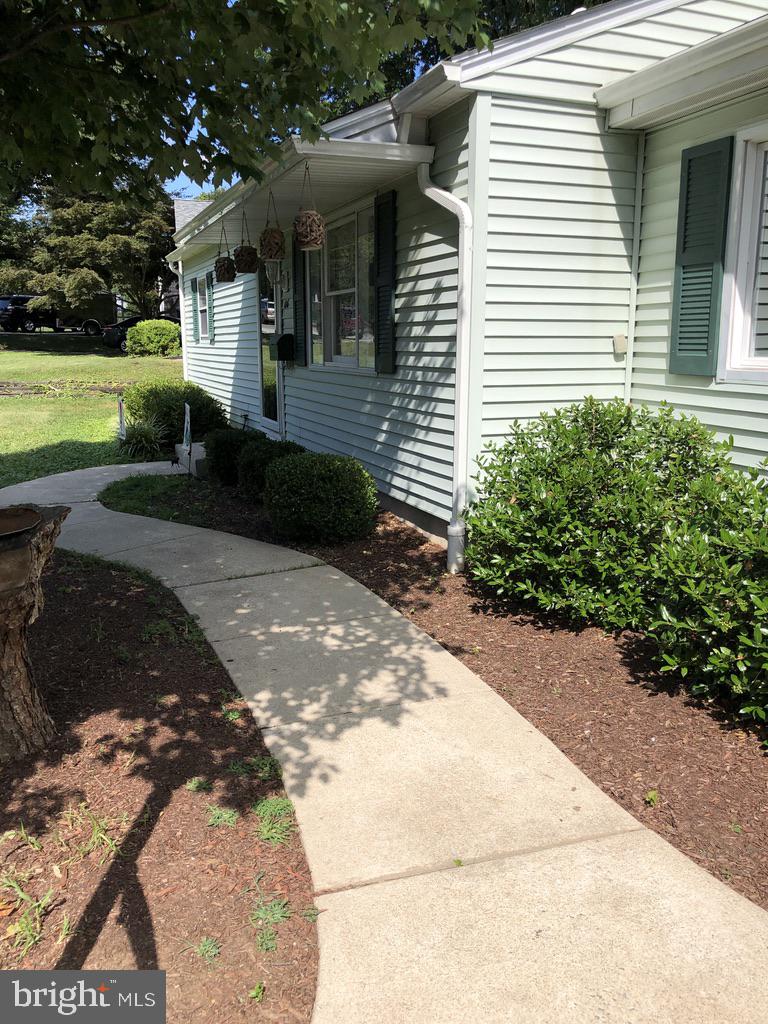 116 Gable Road Paoli, PA 19301 - Photo 3 of 20 Font Walkway