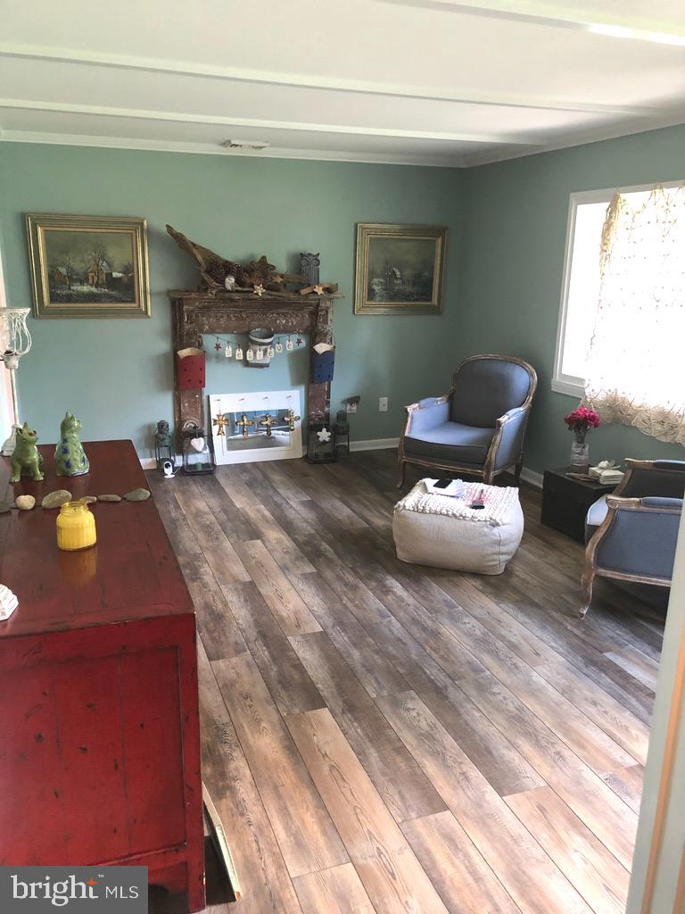 116 Gable Road Paoli, PA 19301 - Photo 4 of 20 Living Room