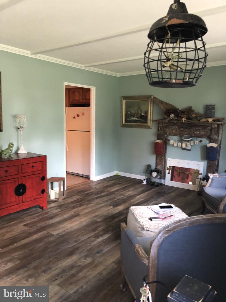 116 Gable Road Paoli, PA 19301 - Photo 5 of 20 Living Room