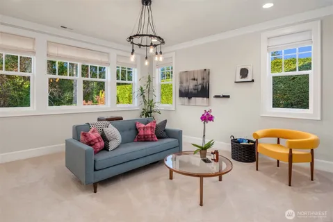 $9,488,000 | 3183 95th Place Northeast, Clyde Hill, WA 98004