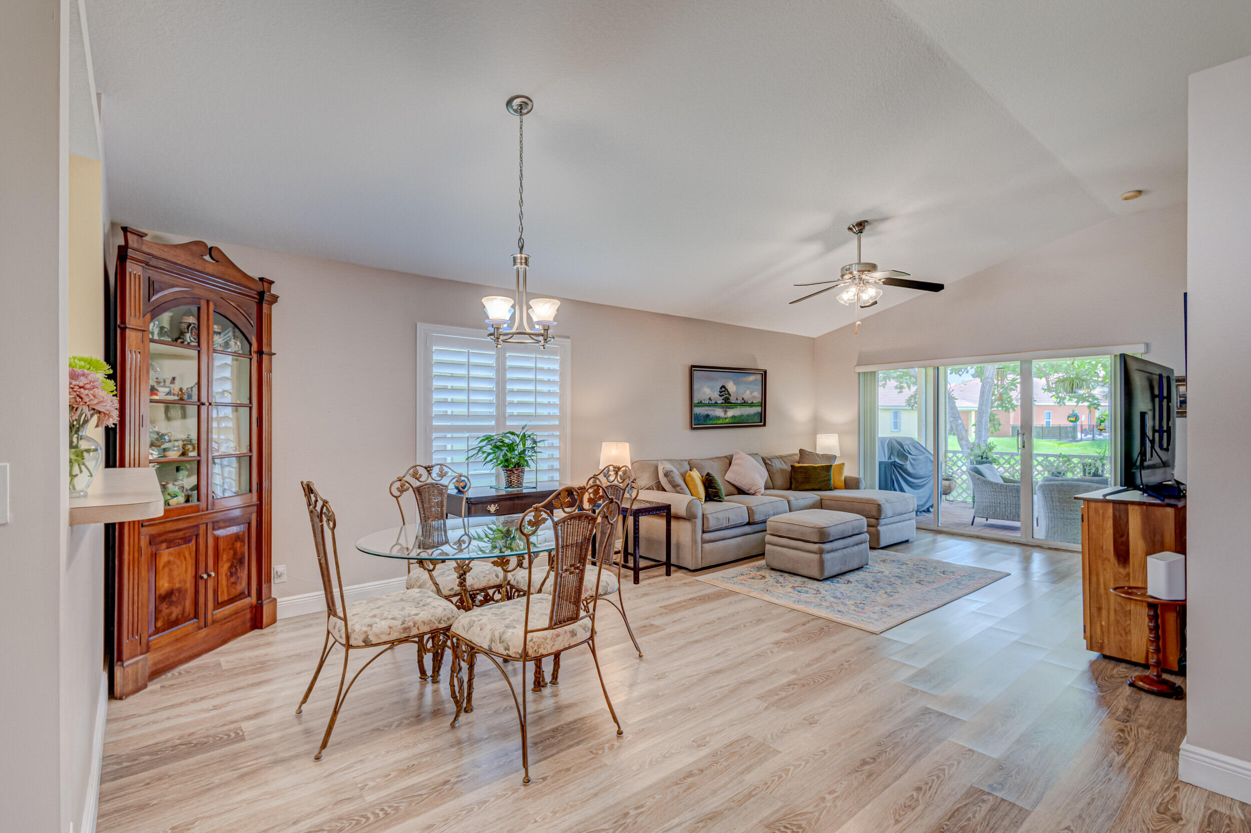 5015 Elpine Way Riviera Beach, FL 33418 - Photo 12 of 65 Dining/Living Area