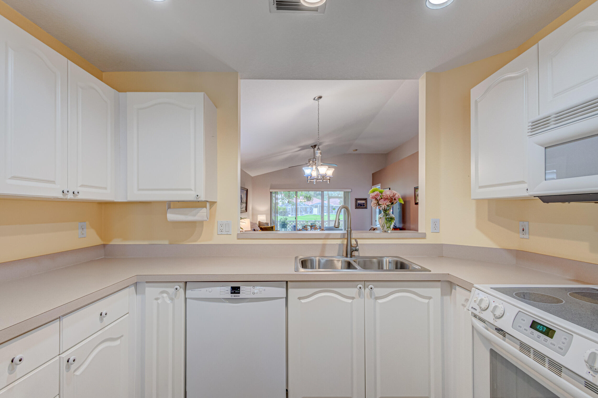 5015 Elpine Way Riviera Beach, FL 33418 - Photo 23 of 65 Kitchen