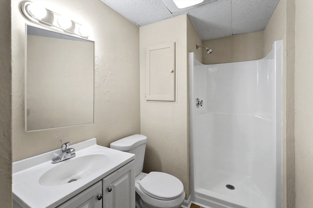 34 Worcester Road Charlton, MA 01507 - Photo 13 of 38