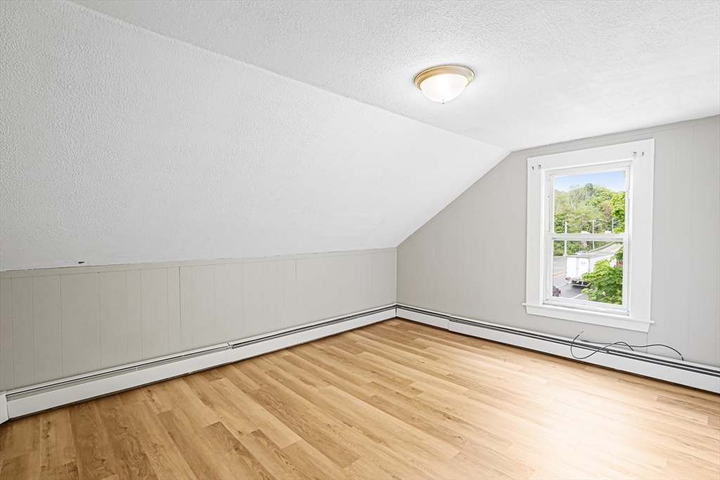 34 Worcester Road Charlton, MA 01507 - Photo 16 of 38