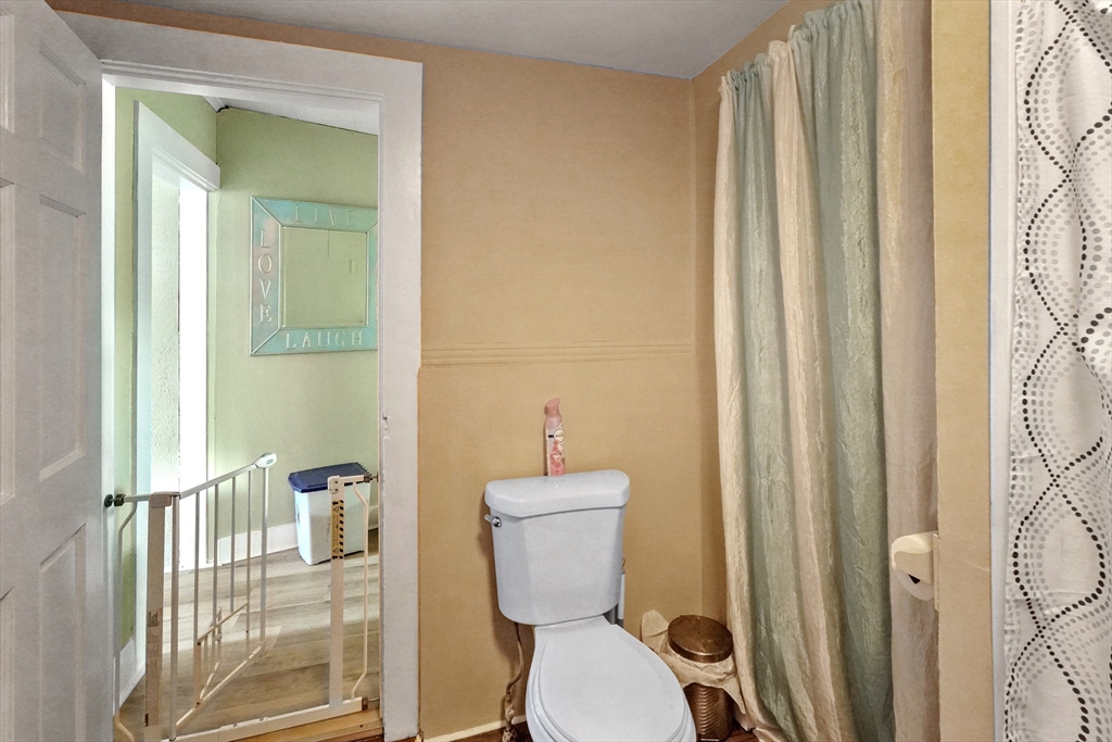 34 Worcester Road Charlton, MA 01507 - Photo 35 of 38