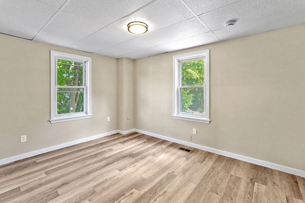 34 Worcester Road Charlton, MA 01507 - Photo 9 of 38