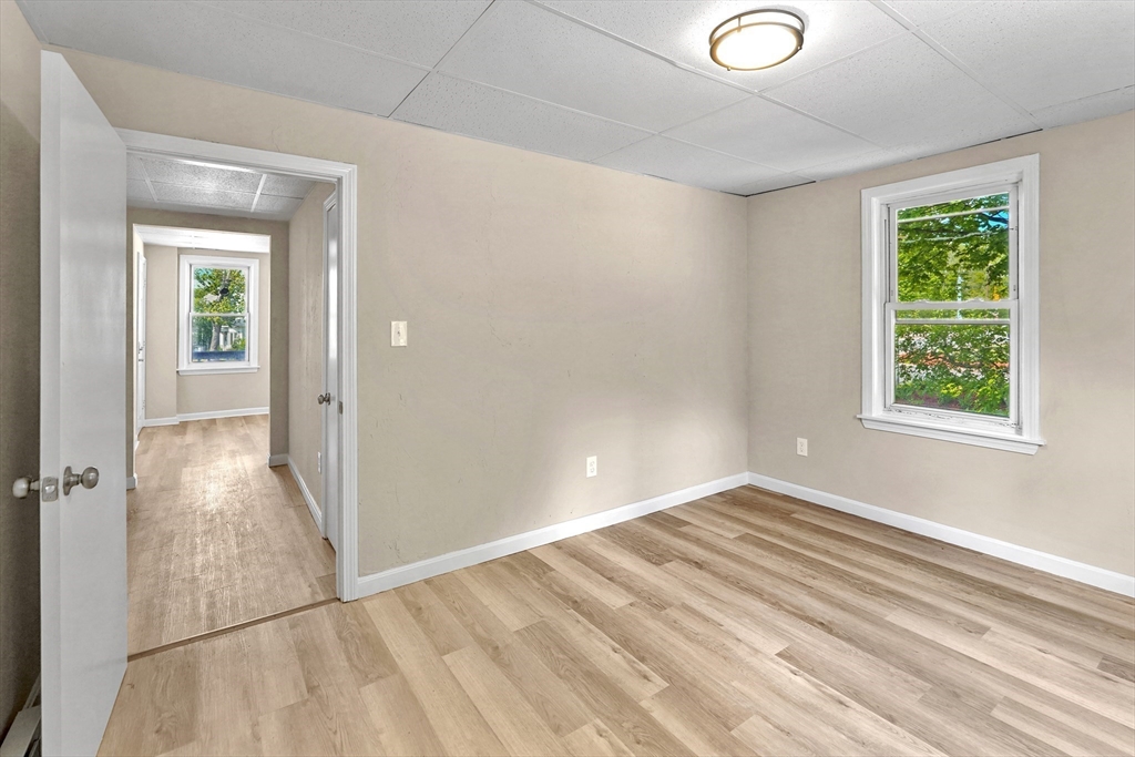 34 Worcester Road Charlton, MA 01507 - Photo 10 of 38